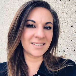 Meet your Posher, Andrea